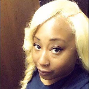 Meet your Posher, Denise